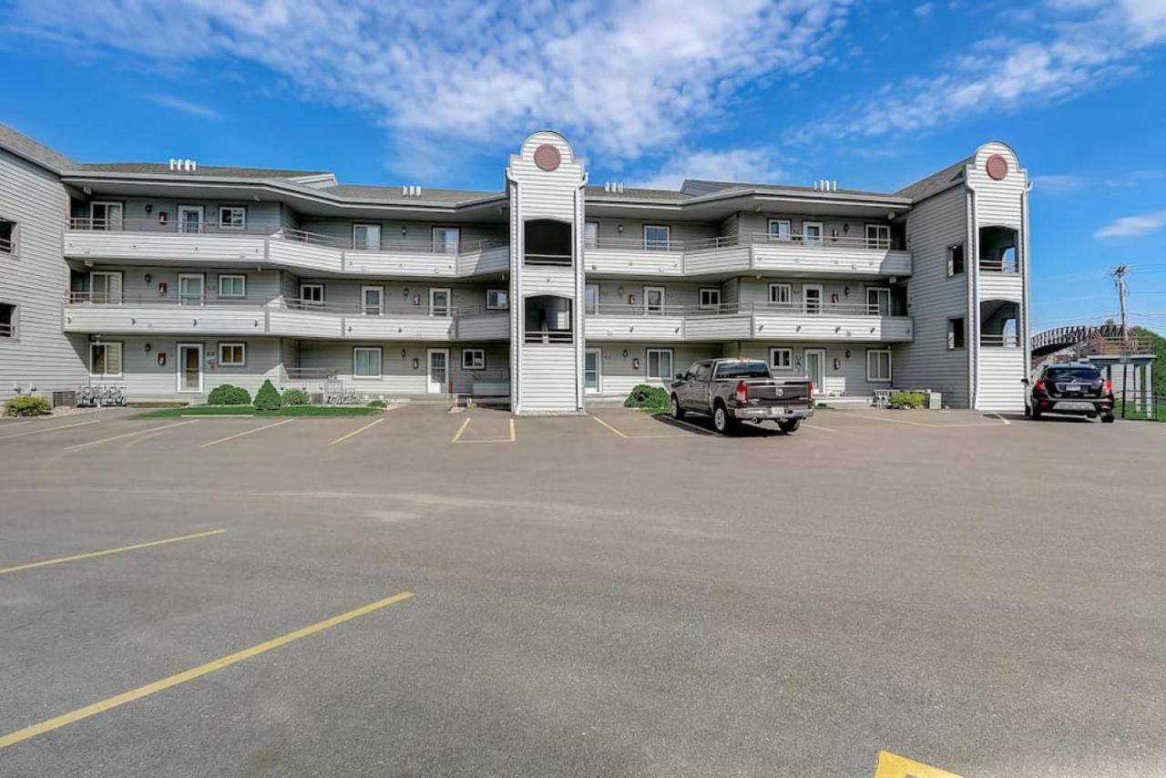 Brown Family Condo For Families Golf Trips And Girls Getaways Wisconsin Dells Buitenkant foto
