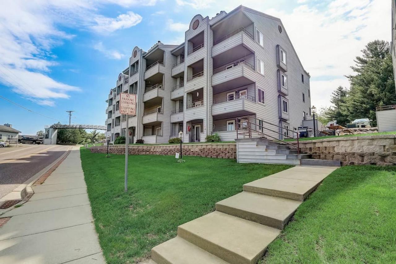 Brown Family Condo For Families Golf Trips And Girls Getaways Wisconsin Dells Buitenkant foto