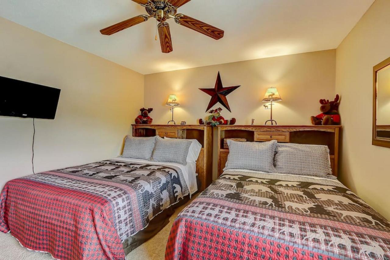 Brown Family Condo For Families Golf Trips And Girls Getaways Wisconsin Dells Buitenkant foto